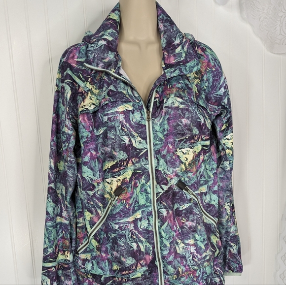 LULULEMON Miss Misty Jacket II in Iridescent Multi Sz 6 - Picture 6 of 16